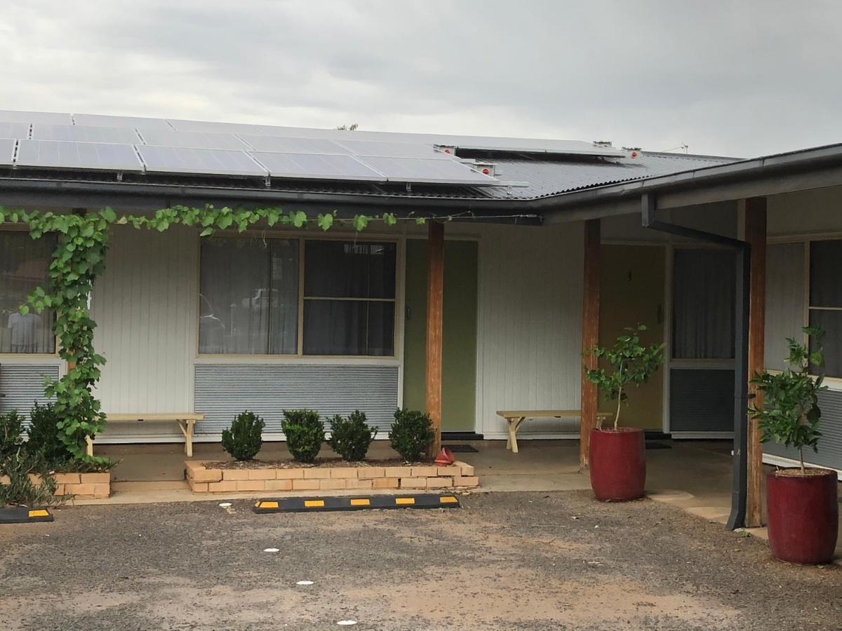 Memphis Motor Inn Parkes Exterior photo